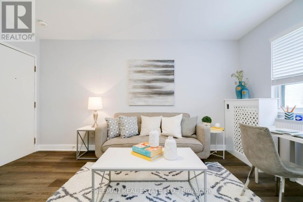 304 - 214 Wellesley Street, Toronto, ON M4X1G2 Photo 4