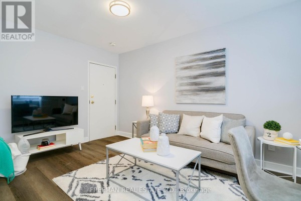 304 - 214 Wellesley Street, Toronto, ON M4X1G2 Photo 5