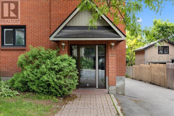 Living room - 304 - 222 Russell Avenue, Ottawa, ON K1N7X5 Photo 3