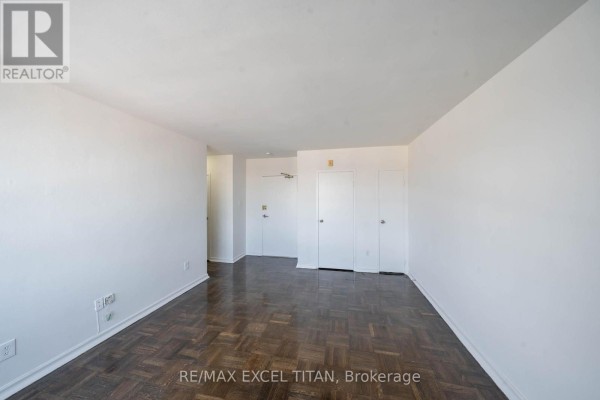 304 - 2507 Eglinton Avenue W, Toronto, ON M6M1S9 Photo 2