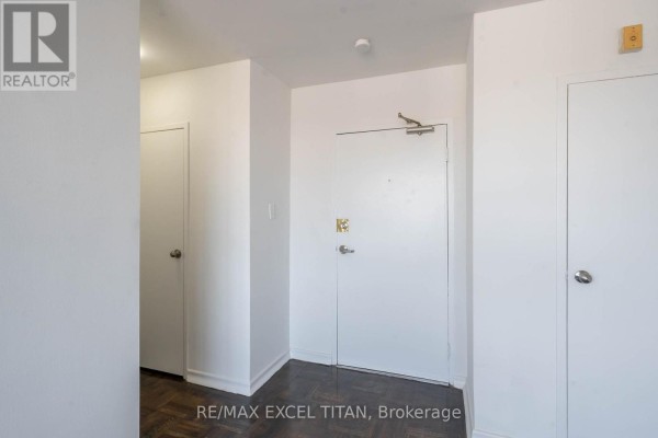 304 - 2507 Eglinton Avenue W, Toronto, ON M6M1S9 Photo 5