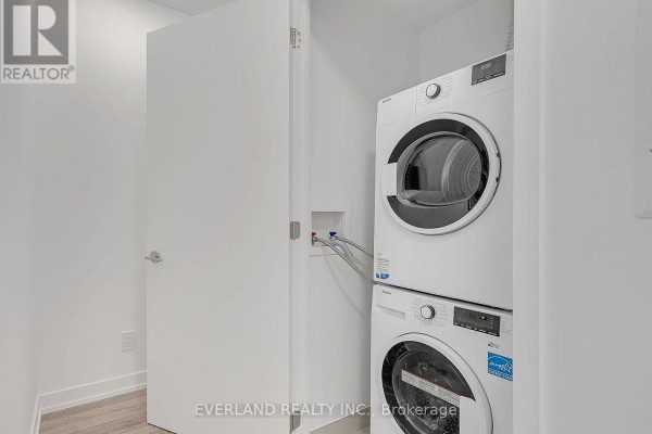 304 - 3100 Keele Street, Toronto, ON M3M0E1 Photo 3