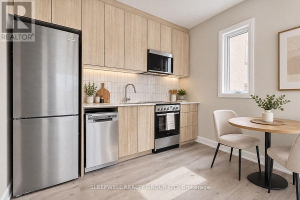 304 - 370 Cambridge Street N, Ottawa, ON K1R7B7 Photo 2