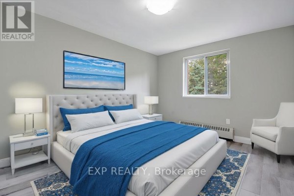 Family room - 45 Paisley Boulevard W, Mississauga, ON L5B1E4 Photo 3
