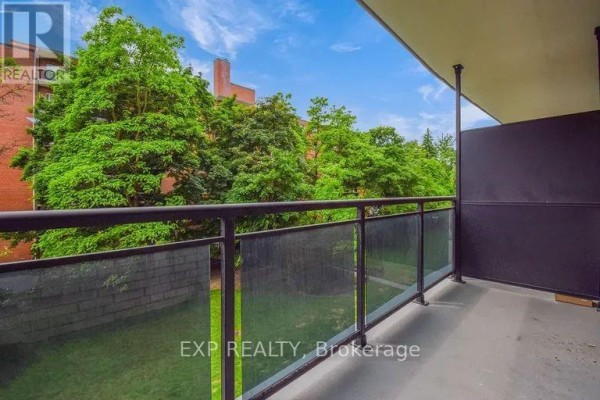 45 Paisley Boulevard W, Mississauga, ON L5B1E4 Photo 5
