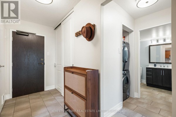 Solarium - 304 - 62 Wellesley Street W, Toronto, ON M5S2X3 Photo 2