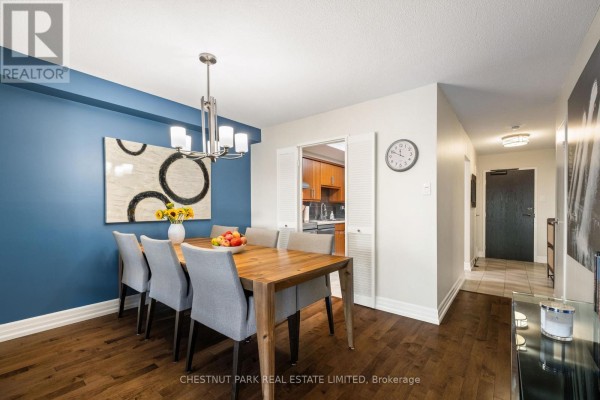 Kitchen - 304 - 62 Wellesley Street W, Toronto, ON M5S2X3 Photo 4