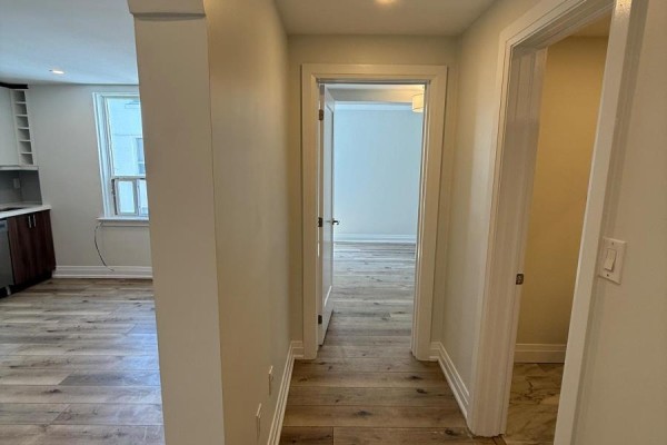 Dining room - 304 - 697 Eglinton Avenue W, Toronto, ON M5N1C6 Photo 2