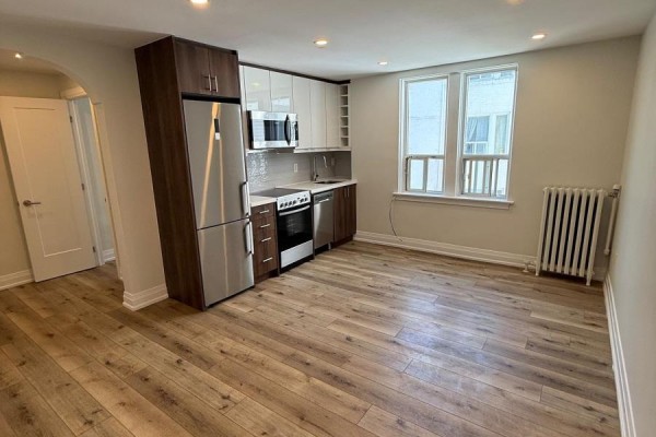 Bedroom - 304 - 697 Eglinton Avenue W, Toronto, ON M5N1C6 Photo 4