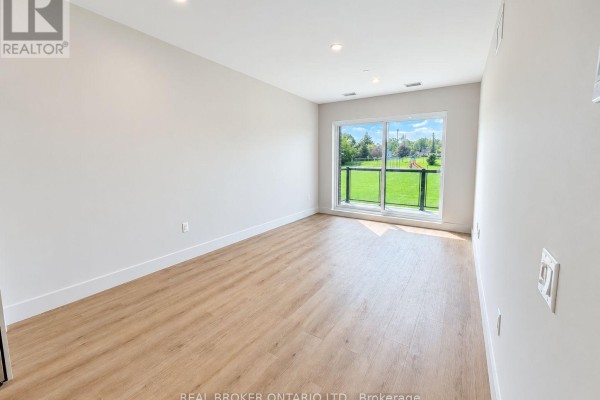 Living room - 304 - 8 Hutt Lane, Thorold, ON L2V0R5 Photo 2
