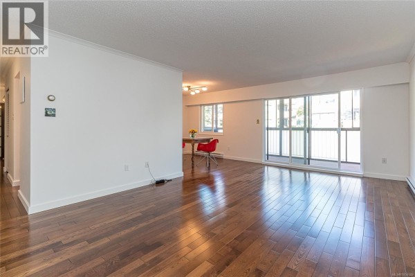 Primary Bedroom - 304 1039 Linden Ave, Victoria, BC V8V4H4 Photo 5