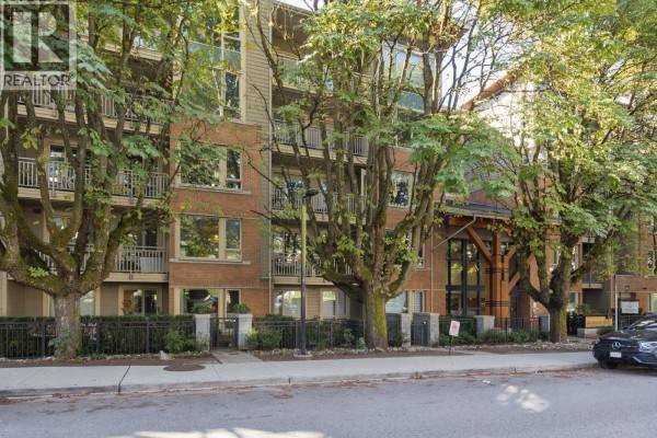 304 119 W 22nd Street Street, North Vancouver, BC V7M0B4 Photo 3