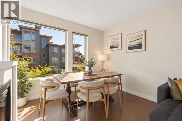 304 119 W 22nd Street Street, North Vancouver, BC V7M0B4 Photo 4