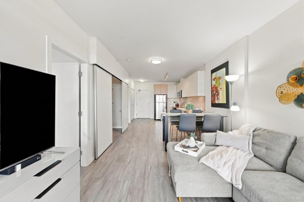304 13303 Central Avenue, Surrey, BC V3T0K6 Photo 4