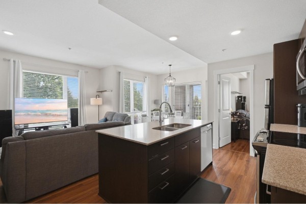 304 13339 102a Avenue, Surrey, BC, photo 3