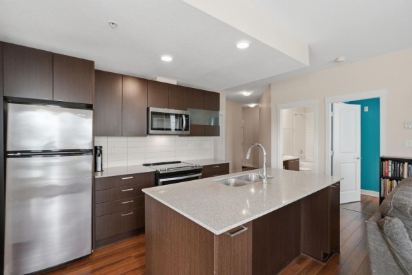 304 13339 102a Avenue, Surrey, BC V3T0C5 Photo 4