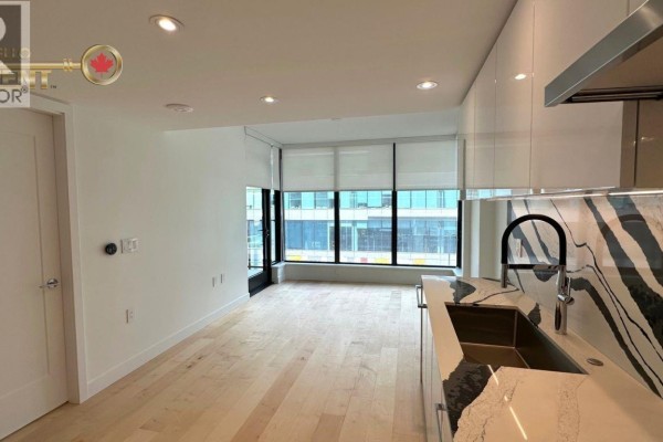 304 135 E 13th Street, North Vancouver, BC V7L0J8 Photo 4