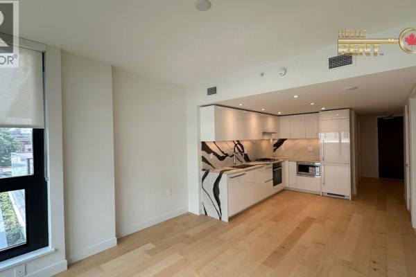 304 135 E 13th Street, North Vancouver, BC V7L0J8 Photo 5