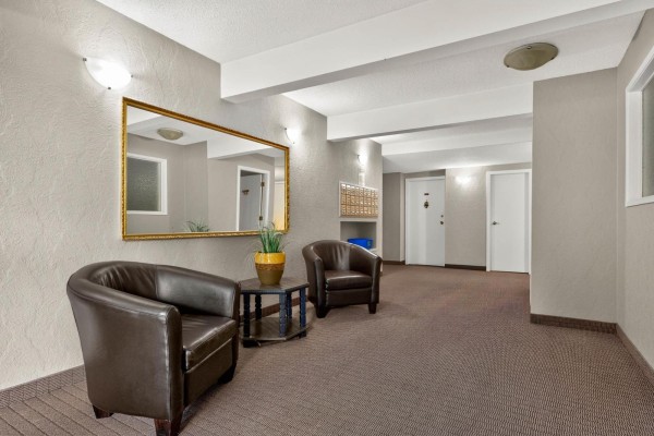 304 1444 Martin Street, Surrey, BC V4B3W7 Photo 4