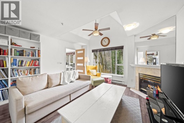 304 1550 Fell Avenue Avenue, North Vancouver, BC V7P3E7 Photo 2