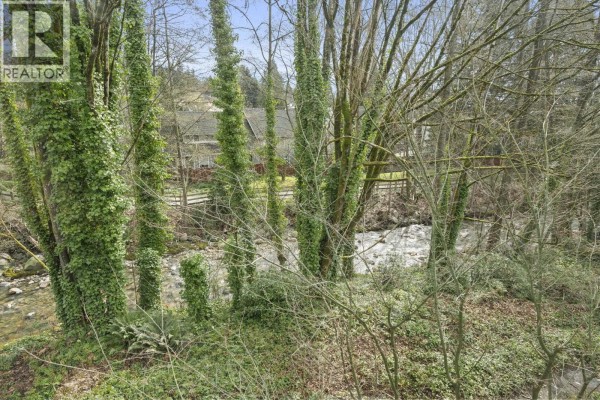 304 1550 Fell Avenue Avenue, North Vancouver, BC V7P3E7 Photo 3