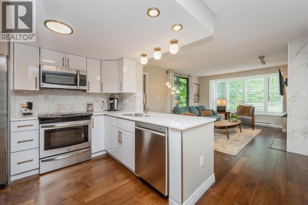 304 220 Newport Drive, Port Moody, BC V3H5B8 Photo 4