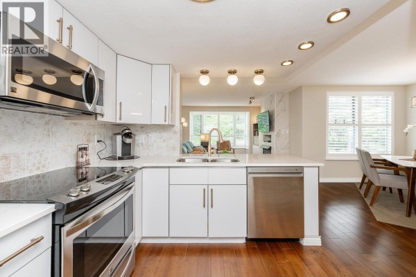 304 220 Newport Drive, Port Moody, BC V3H5B8 Photo 5