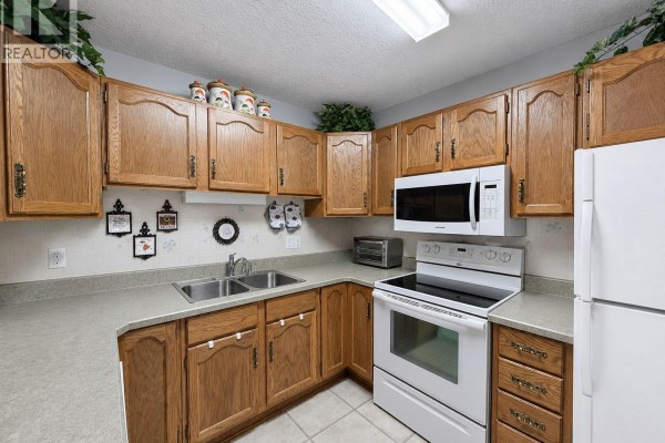 3pc Bathroom - 304 255 7th Street E, Prince Albert, SK S6V0R9 Photo 5
