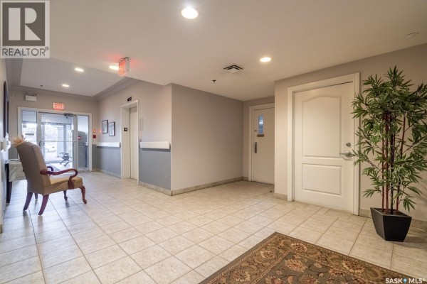 Living room - 304 2909 Arens Road E, Regina, SK S4V3A8 Photo 3