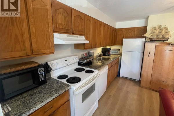 Kitchen - 304 30 Cavan St, Nanaimo, BC V9R6K3 Photo 4
