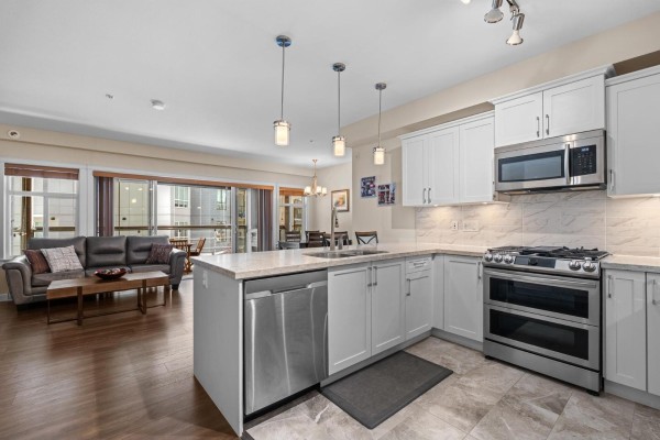 304 3535 146a Street, Surrey, BC V4P0H2 Photo 5