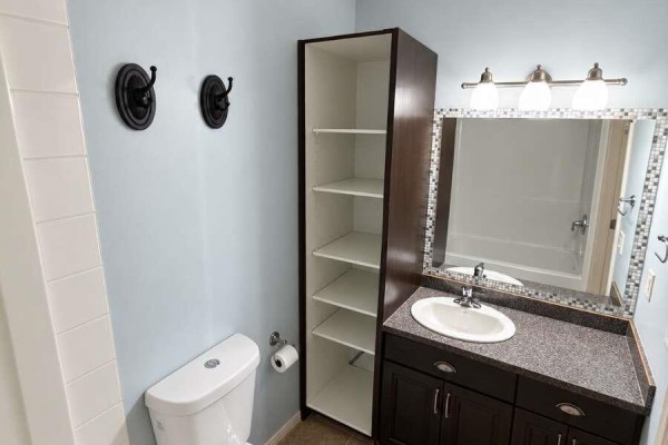 Primary Bedroom - #304 4102 50 Av, Drayton Valley, AB T7A0A3 Photo 4