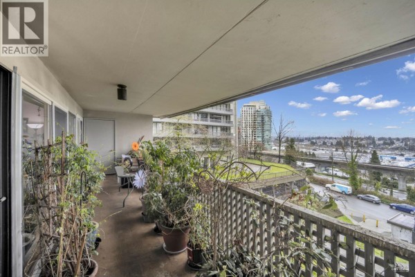304 4941 Lougheed Highway, Burnaby, BC V5B4S6 Photo 3