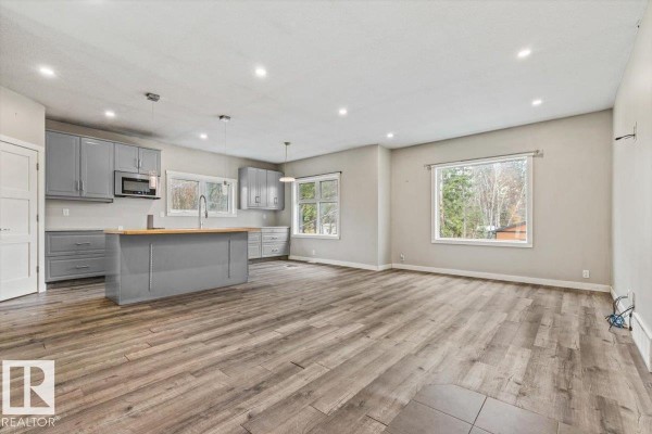 Kitchen - 304 55230 Rge Rd 10, Rural Sturgeon County, AB T8R0K4 Photo 3