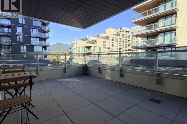 304 785 Harbour Way, North Vancouver, BC V6P0N2 Photo 2
