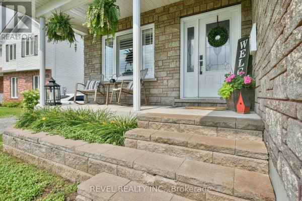 Living room - 304 Jv Bonhomme Boulevard, Timmins, ON P4P1H5 Photo 2