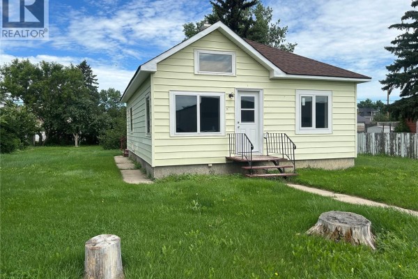 Dining room - 304 Main Street, Avonlea, SK S0H0C0 Photo 2
