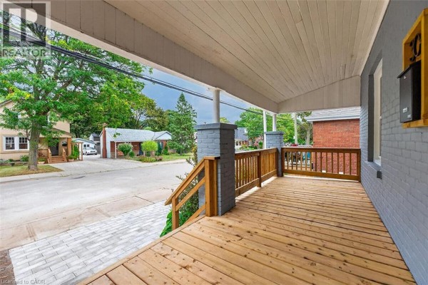 4pc Bathroom - 304 Park Street, Dundas, ON L9H1Y9 Photo 5