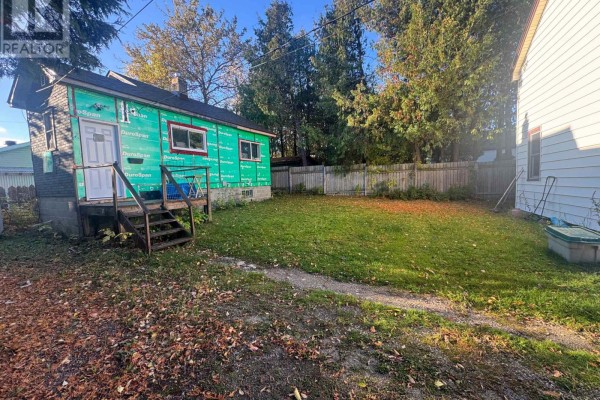 Primary Bedroom - 304 Toke Street, Timmins, ON P4N6V5 Photo 3