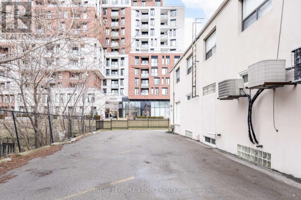3042 Keele Street, Toronto, ON M3M2H5 Photo 4