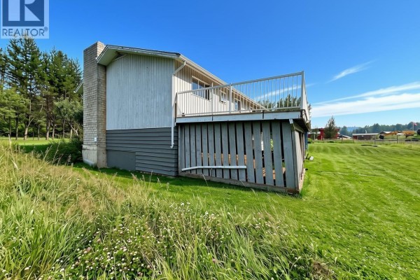 Dining room - 3049 Campbell Avenue, Horsefly, BC V0L1G0 Photo 3