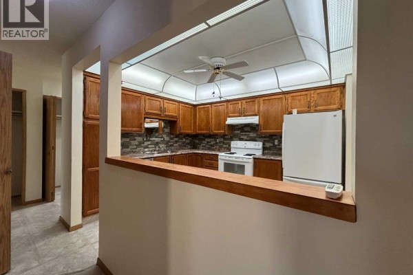 Dining room - 305, 3090 15 Avenue Se, Medicine Hat, AB T1B3Z3 Photo 4