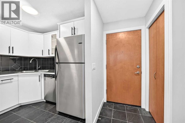 4pc Bathroom - 305, 317 19 Avenue Sw, Calgary, AB T2S0E1 Photo 5