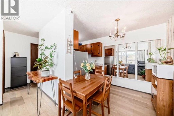 Bedroom - 305, 635 57 Avenue Sw, Calgary, AB T2V0H5 Photo 2