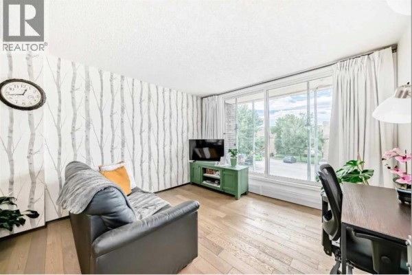 4pc Bathroom - 305, 635 57 Avenue Sw, Calgary, AB T2V0H5 Photo 5