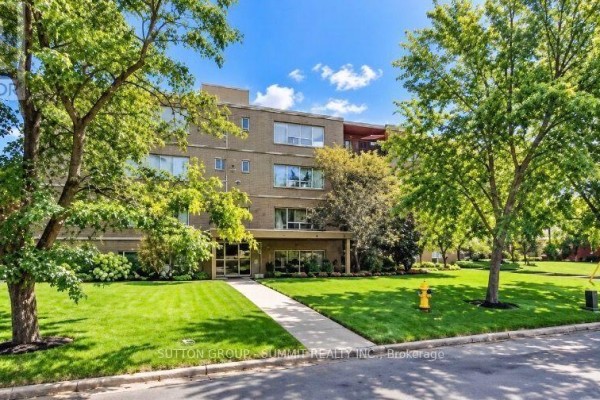 305 - 101 Brookhaven Drive, Toronto, ON M6M4P1 Photo 2