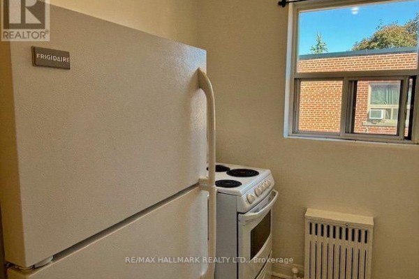 305 - 11 Anglesey Boulevard, Toronto, ON M9A3B2 Photo 5