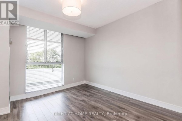 305 - 1300 Mississauga Valley Boulevard, Mississauga, ON L5A3S8 Photo 4