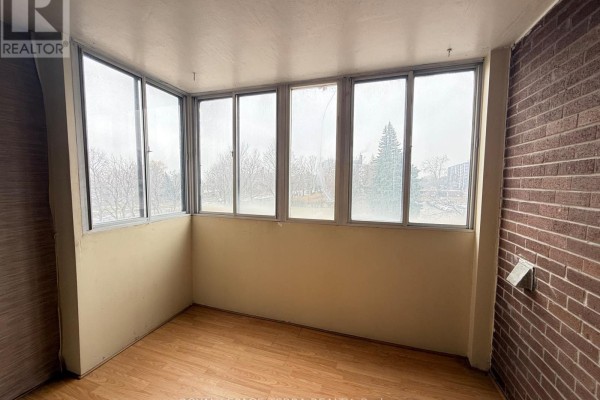 305 - 1615 Bloor Street E, Mississauga, ON L4X1S2 Photo 2