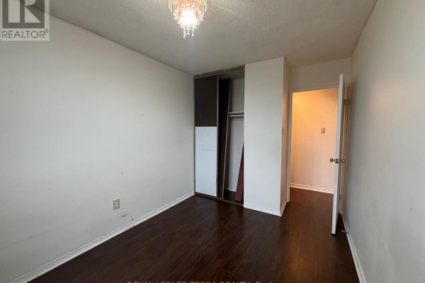 305 - 1615 Bloor Street E, Mississauga, ON L4X1S2 Photo 4